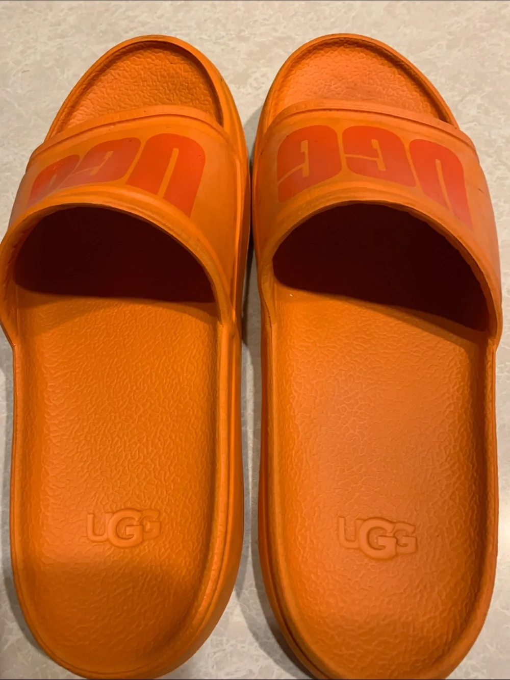UGG bold logo
